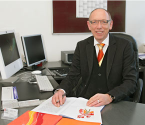 Stellvertretender Direktor Dr. Bernd A. Gülker