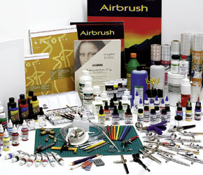 Airbrush-Zubehör, das Sie  im Künstlerbedarf erhalten
